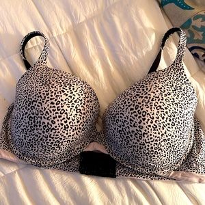 Body by Victoria, perfect shape padded underwire bra, 38DD.